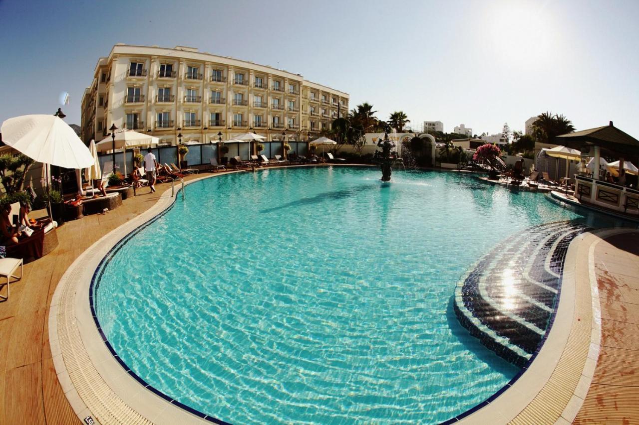 Rocks Hotel & Casino Kyrenia  Exterior foto